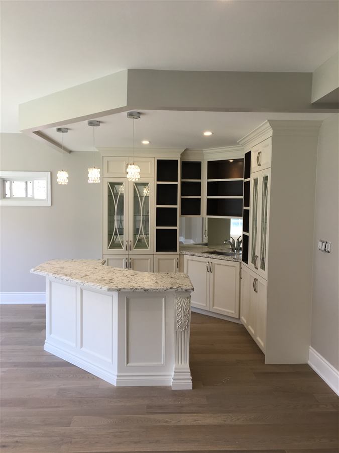 Classic Peninsula Kitchen